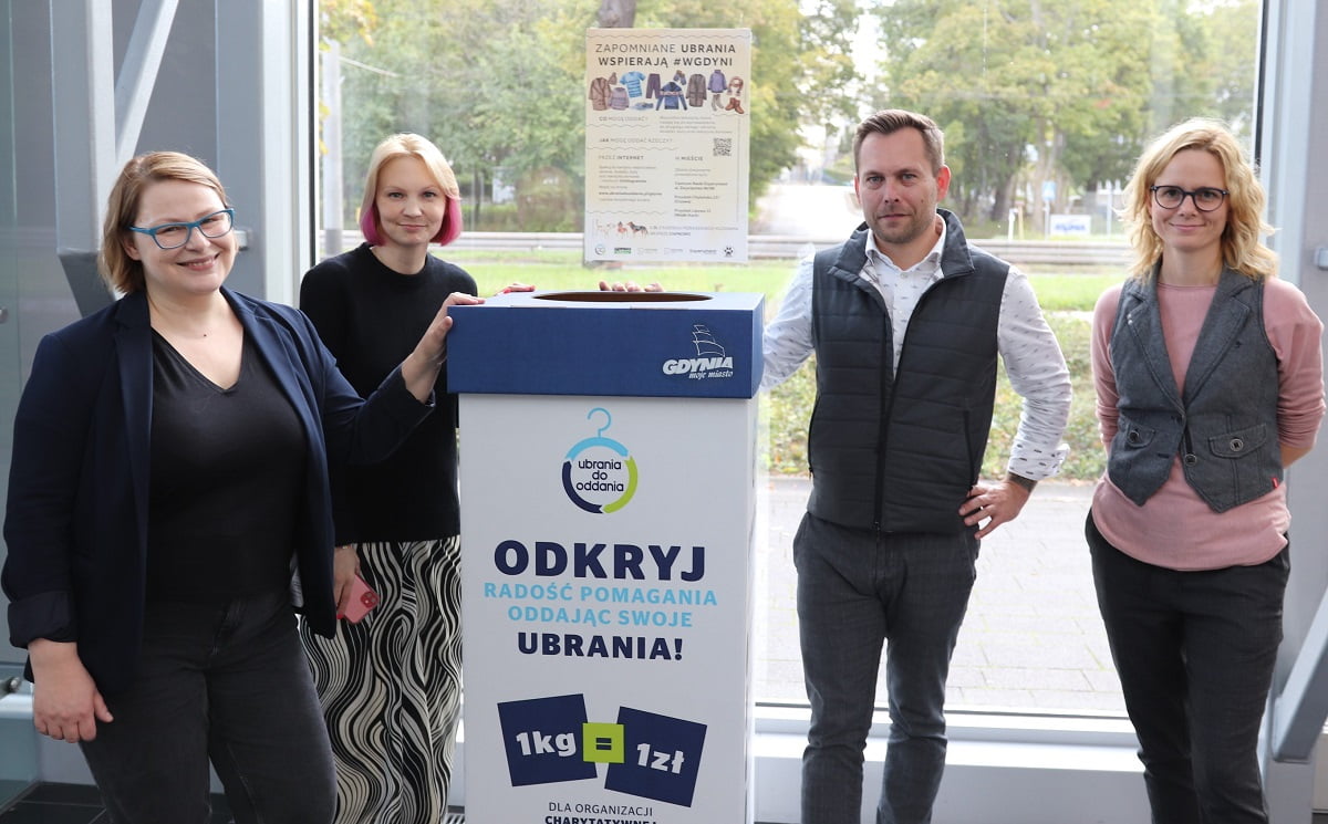 Kosz Ubrania Do Oddania stanął w Experymencie