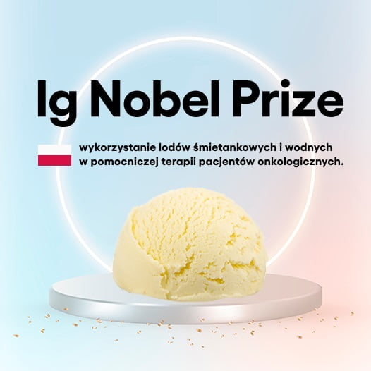 Grafika, na której w centralnym punkcie znajduje się gałka lodów. Powyżej napis Ig Nobel Prize i mniejszymi literami wykorzystanie lodów śmietankowych w pomocniczej terapii pacjentów onkologicznych.