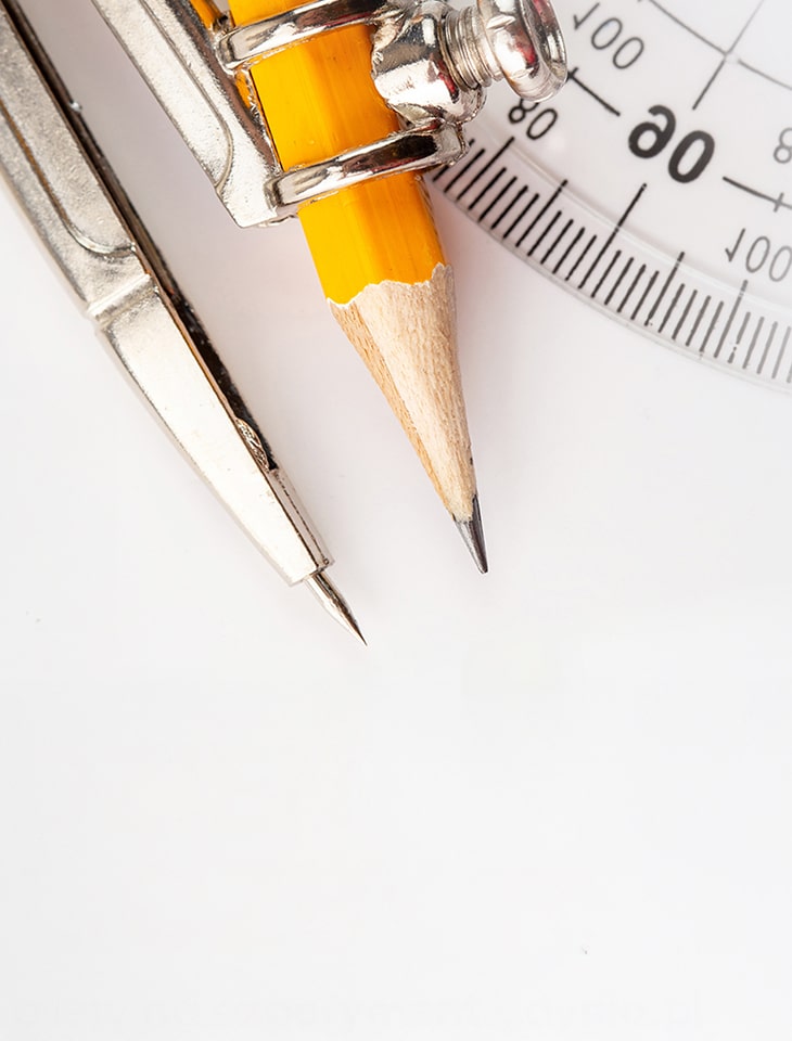 zdjęcie cyrkiel i kątomierz